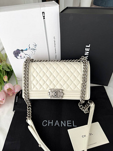 Сумка Chanel Boy Beige Silver копия (10 фото из 10)
