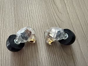 Shure SE535 (2 фото из 3)