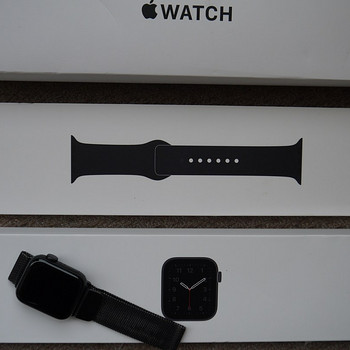 Apple Watch SE 40mm Space Gray Alu Black Sport Band GPS