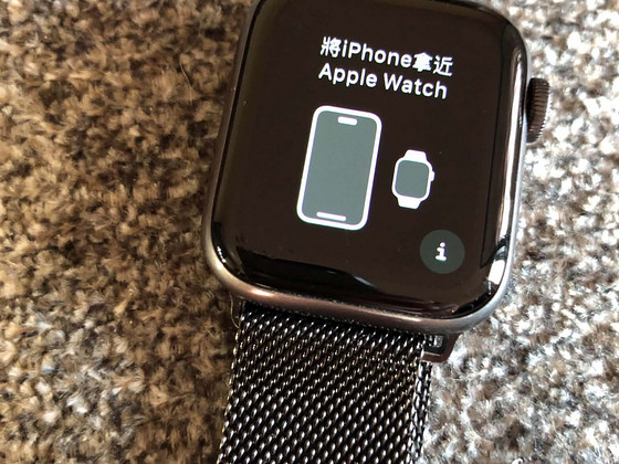 Apple Watch SE 40мм Space Gray Alu Black Sport Band GPS