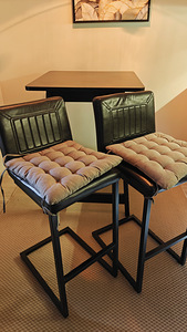 IKEA барный стол + 2 стула (3 фото из 7)