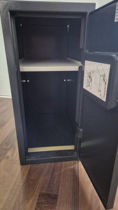 Сейф Electrolux (с электронным замком) (3 фото из 5)