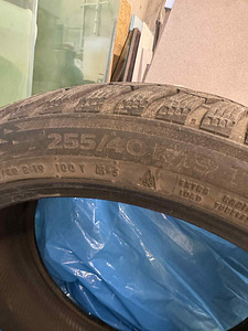 Lamellrehvid Continental 255/40/R19 - 3tk. Heas korras (5 foto / 5)