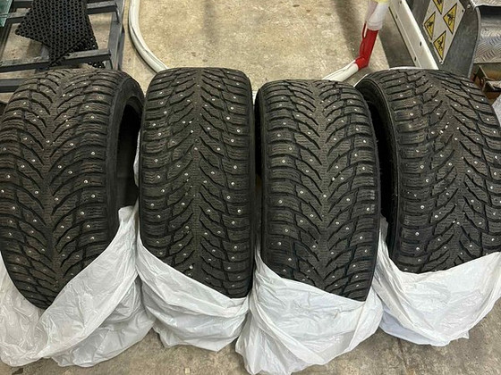 Шипованные шины Nokian Hakkapeliitta 9, 255/40/R19 - 4 шт.