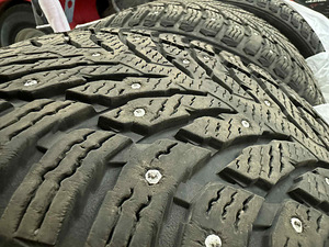 Naastrehvid Nokian Hakkapeliitta 9, 255/40/R19 -4tk. (3 foto / 3)
