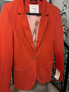 Продам новый пиджак 36 (1 фото из 3)