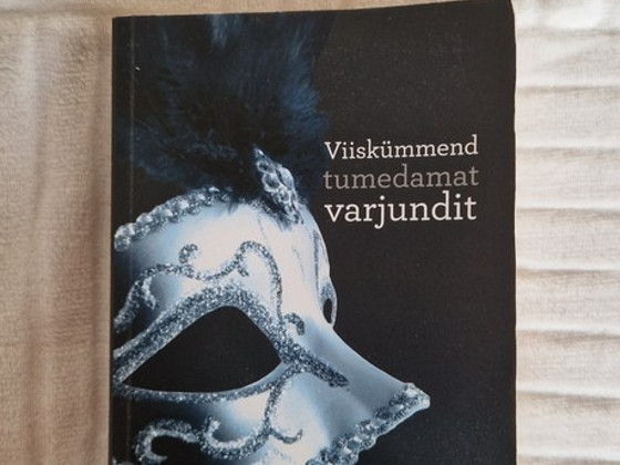 Raamat Viiskümmend tumedamat varjundit