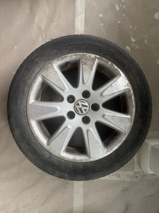 Диски Volkswagen (2 фото из 8)