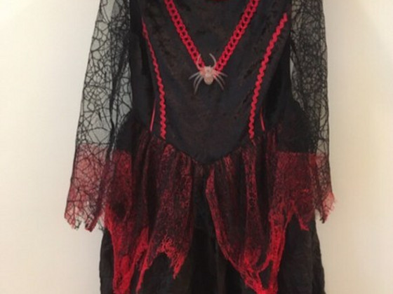 Halloween kleit, suurus 134/140