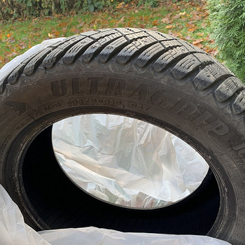 M: naastrehvid Goodyear UltraGrip Ice Arctic 205/55R16 94T