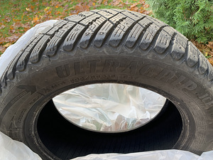 M: шипованные шины Goodyear UltraGrip Ice Arctic 205/55R16 94T (2 фото из 4)
