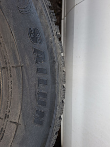215/75 R16C (4 фото из 8)