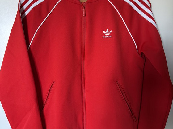 Müüa Adidas spordidress