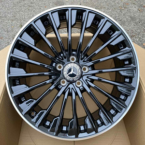 R18 veljed 5x112 MB 18x8 5x112 ET: 40 66.6 (2 foto / 2)