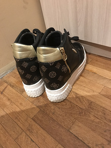 Кроссовки на высокой подошве Guess, размер 40 (2 фото из 2)