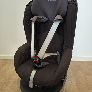 Детское кресло Maxi-cosi