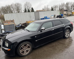 CHRYSLER 300C 3,0 DIISEL, VARUOSAD (3 foto / 9)