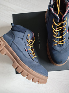 Tommy Hilfiger saapad 37 (3 foto / 3)