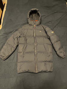 Tommy Hilfiger средний пуховик (1 фото из 3)