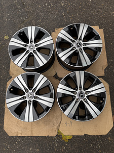 17" оригинальные диски Mercedes-Benz разного типа 5x112 (W206) (1 фото из 10)