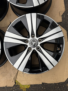 17" оригинальные диски Mercedes-Benz разного типа 5x112 (W206) (2 фото из 10)