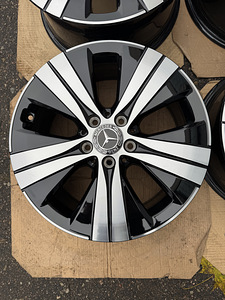 17" оригинальные диски Mercedes-Benz разного типа 5x112 (W206) (3 фото из 10)