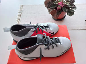 Laste jalatsid NIKE (1 foto / 2)