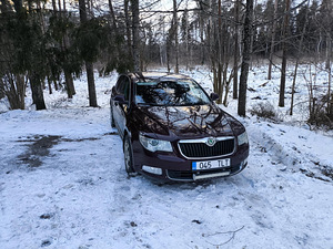 Skoda Superb (1 фото из 10)