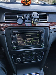 Skoda Superb (10 фото из 10)