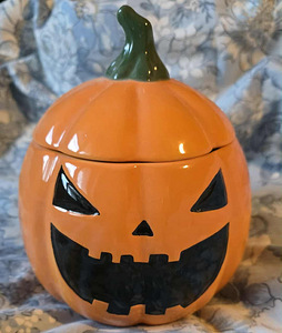 Halloween Pumpkin тыква для конфет (1 фото из 3)