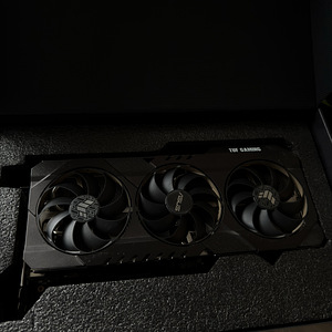 ASUS 3080ti (2 фото из 3)