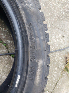 245/45/R19 Naastrehvid (2 foto / 4)