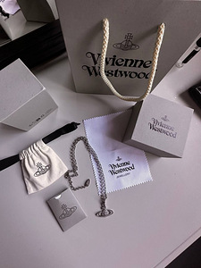 Колье Vivienne Westwood (1 фото из 4)