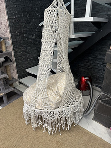 Вязанное подвесное кресло (2 фото из 3)