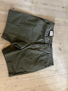 Hugo boss lühikesed püksid (1 foto / 3)