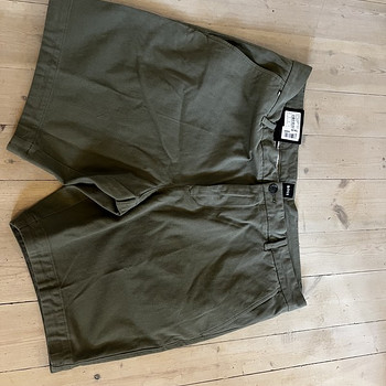 Hugo boss lühikesed püksid