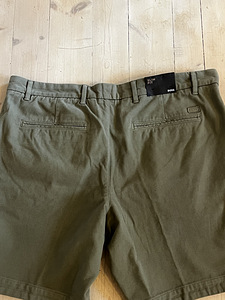 Hugo boss lühikesed püksid (2 foto / 3)