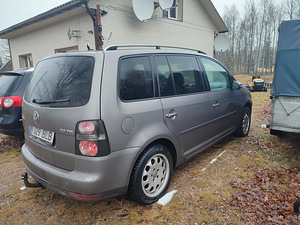 VW Touran 2009 TDI 2.0 (1 foto / 4)