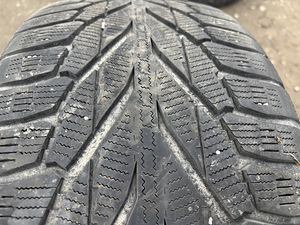 Nokian Hakkapeliitta SUV 265/45 R21 (3 foto / 3)