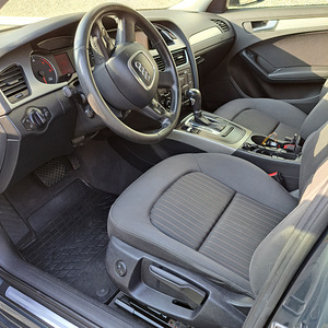AUDI A4 B8 2008. 105 л.с. (3 фото из 14)