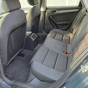 AUDI A4 B8 2008. 105 л.с. (4 фото из 14)