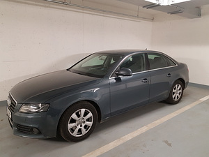 AUDI A4 B8 2008. 105 л.с. (10 фото из 14)
