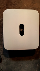 Huawei 8 kw ja 3 faasi hübriid inverter paneelidele ja akule (2 foto / 3)