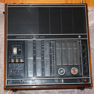 Kõrgekvaliteediline raadiovastuvõtja "Leningrad-006-stereo (1 foto / 5)