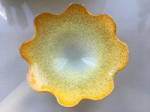 Tarbeklaas hand made kollane vaagen Alla täppidega (1 foto / 5)