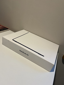 MacBook Air 13" (1 foto / 7)