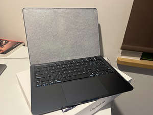 MacBook Air 13" (7 foto / 7)