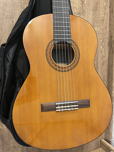 Гитара Yamaha C40 + Чехол (4 фото из 7)