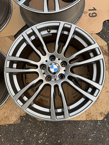 19" оригинальные диски BMW стиль 403M 5x120 (4 фото из 9)