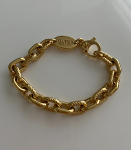 Золотой браслет GUESS (2 фото из 3)